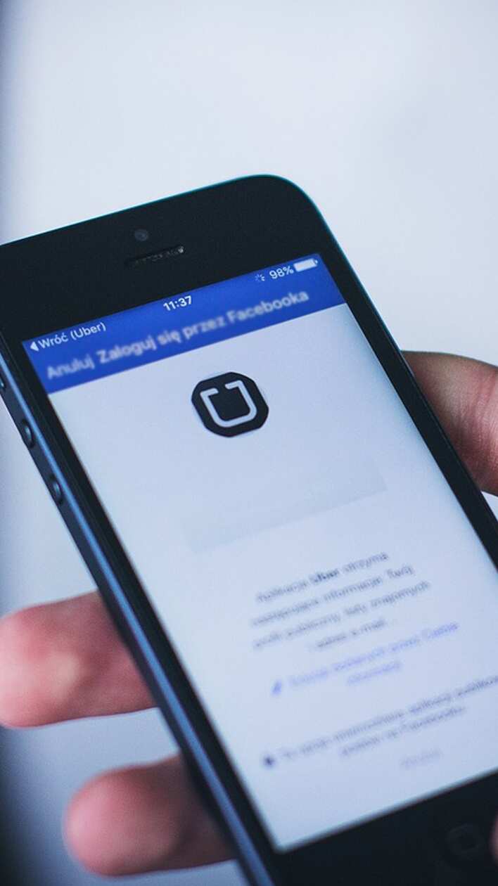 Travelling this festive season? 5 Key Safety Features of Uber App that