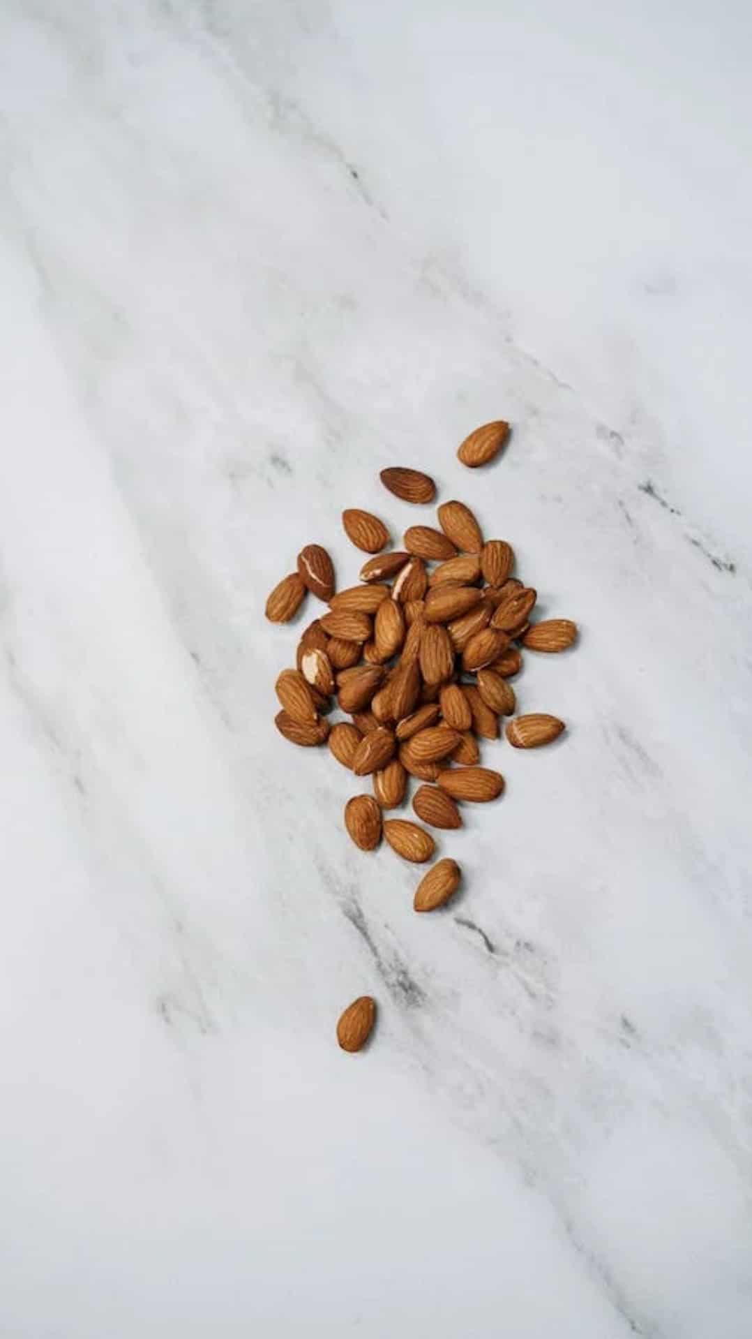7 side effects of eating too many almonds